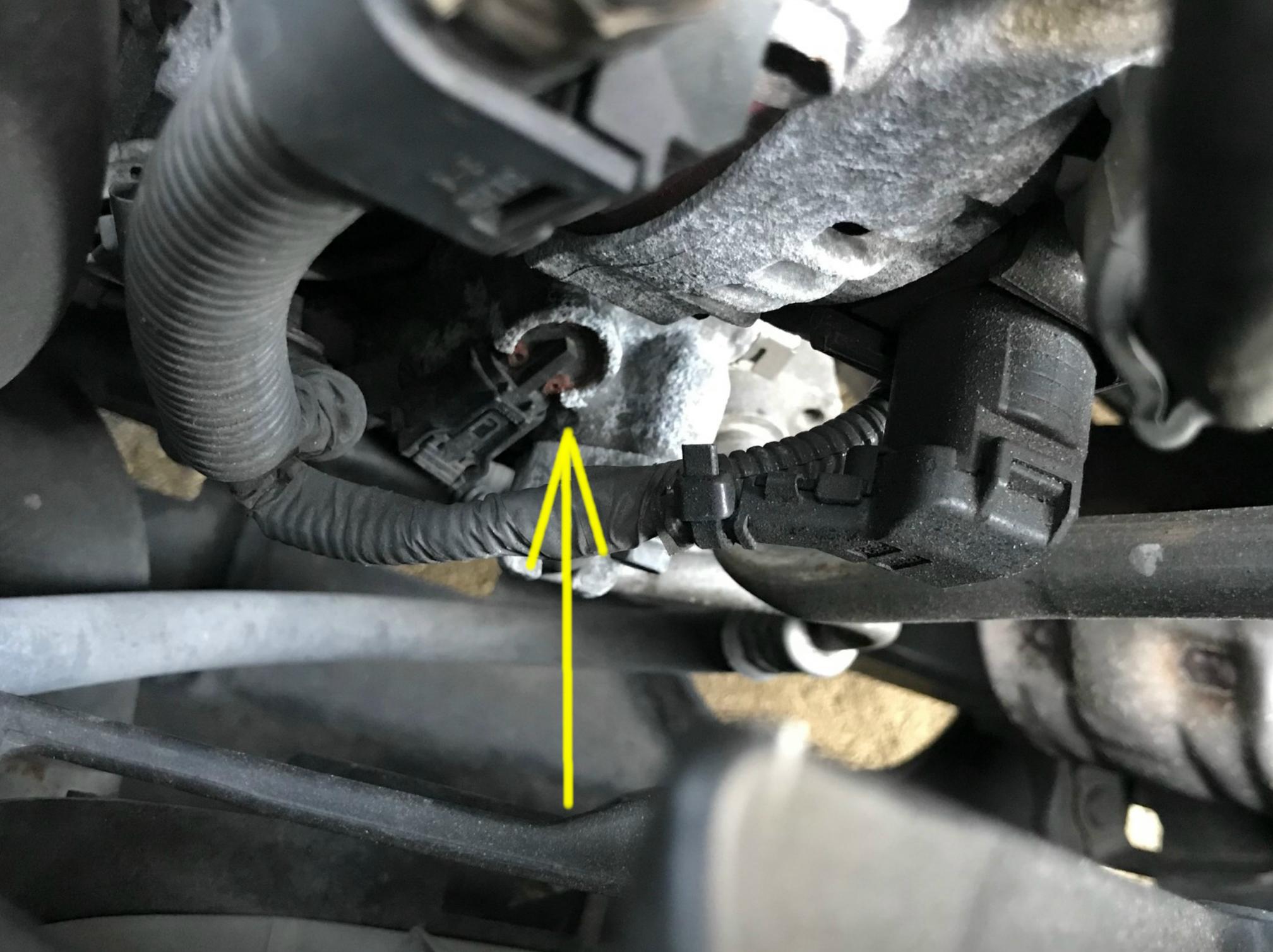 2015 北米トヨタ・シエナ、エアコン不調、A/CコンプレッサークラッチOFF、B1479,フローセンサー交換 更新情報 G.P.S